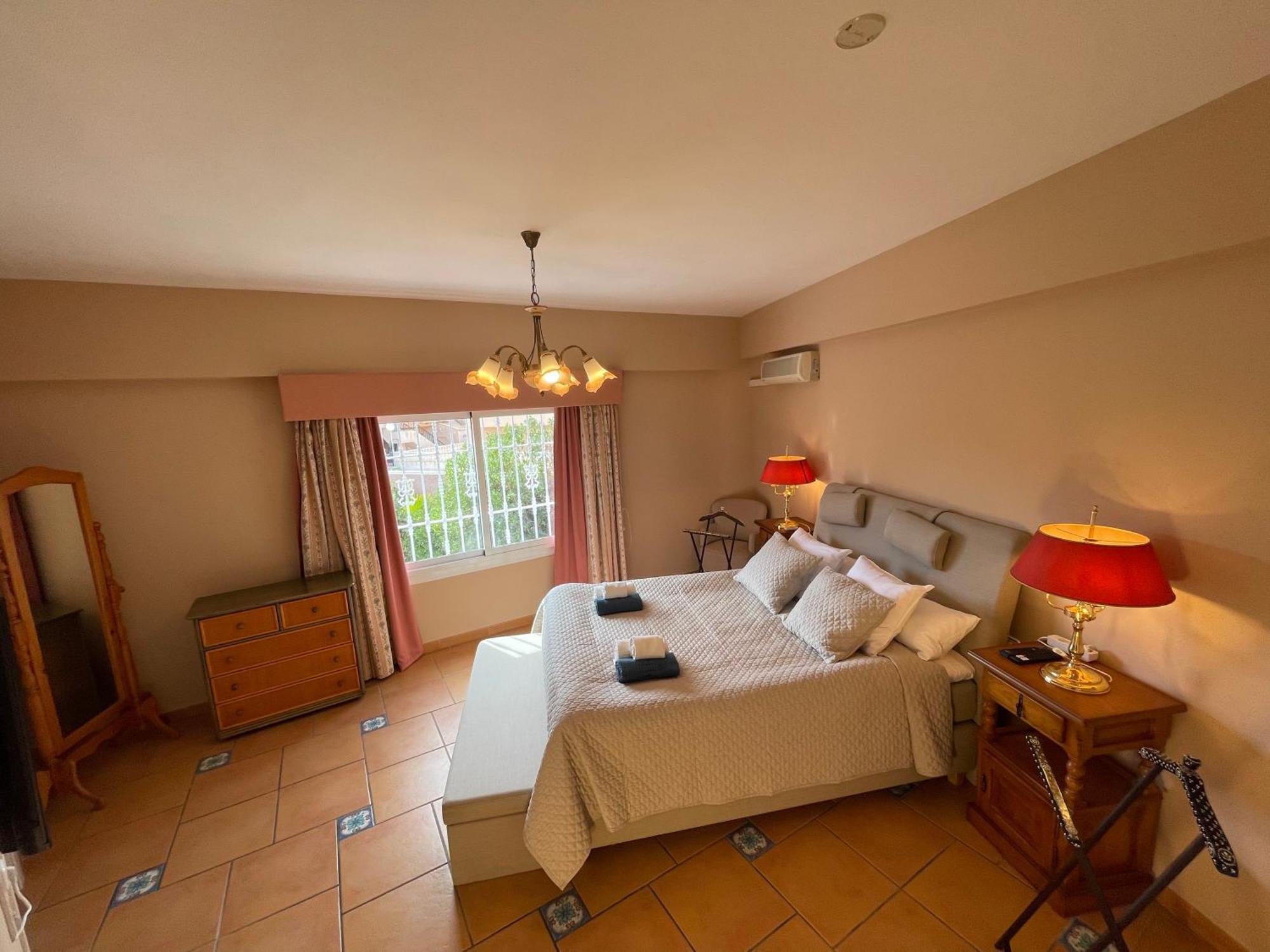 Anna'S Garden Bed and Breakfast Τορεβιέχα Δωμάτιο φωτογραφία