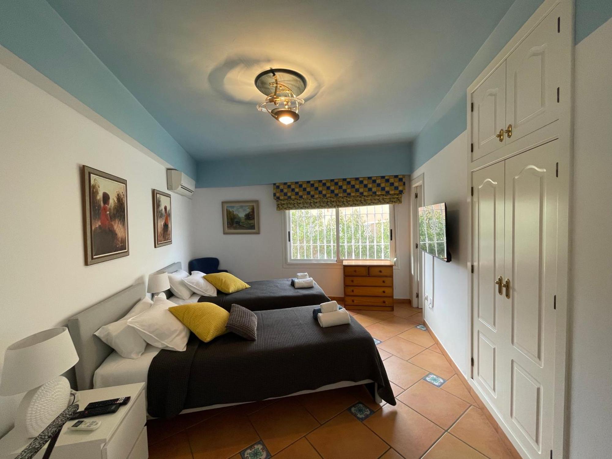 Anna'S Garden Bed and Breakfast Τορεβιέχα Δωμάτιο φωτογραφία