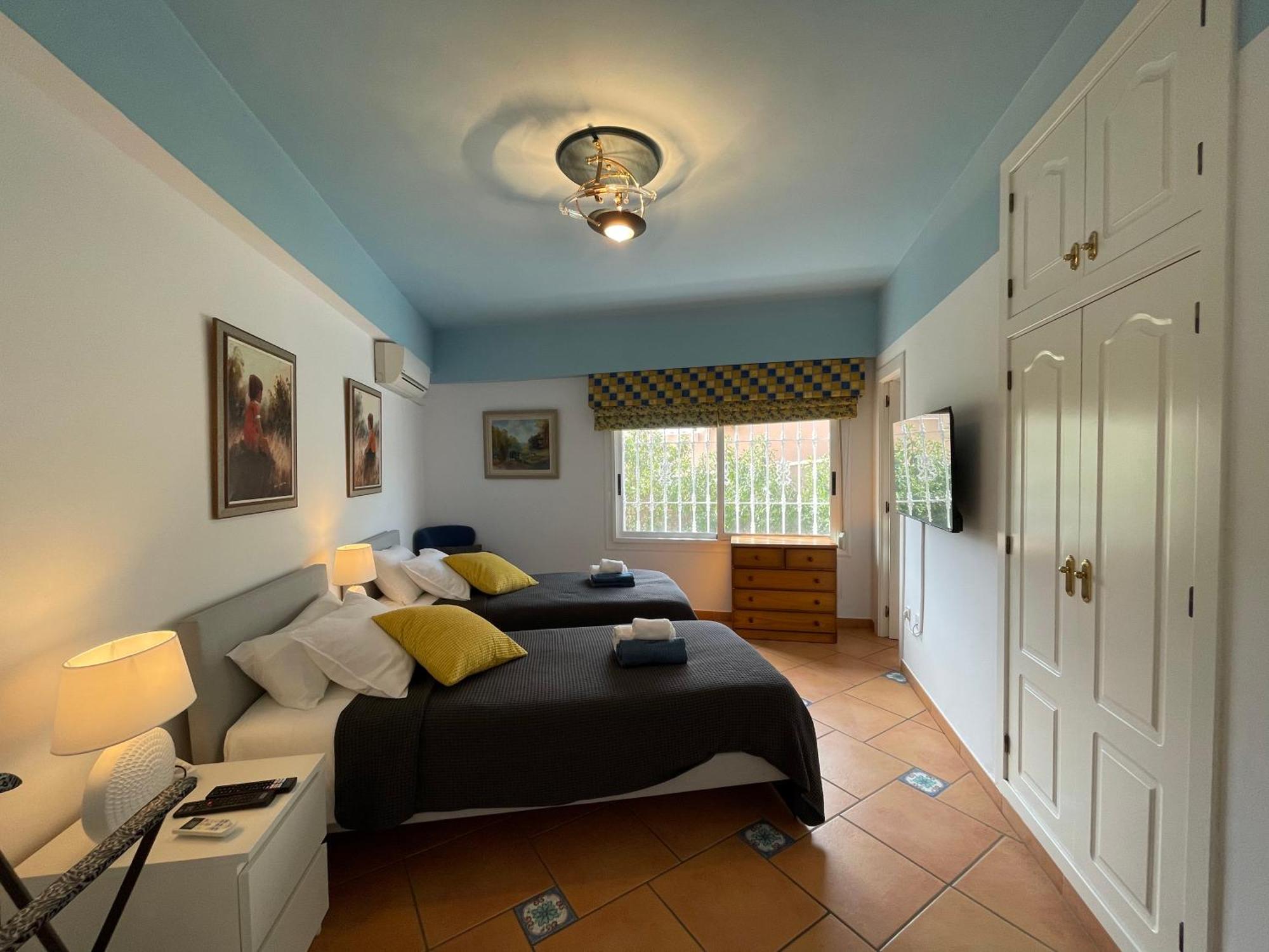 Anna'S Garden Bed and Breakfast Τορεβιέχα Δωμάτιο φωτογραφία